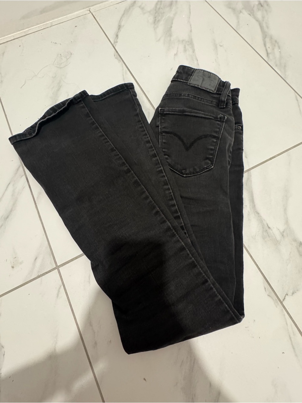 Women’s Black high rise bootcut Levi’s- Classic Everyday Style